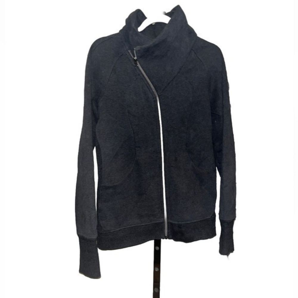 Lululemon jacket size 8 excellent condition
